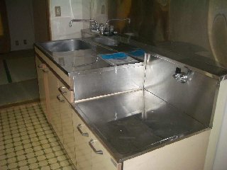 Kitchen. Gas stove can be installed