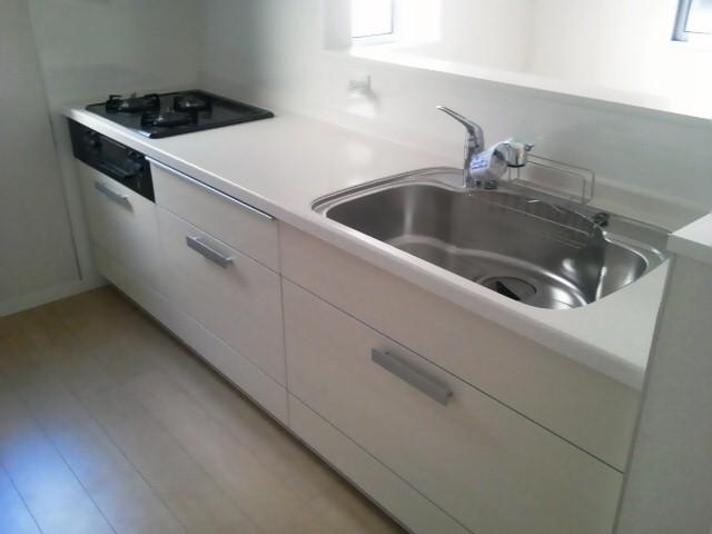 Kitchen. System kitchen ・  ・  ・ Artificial marble counter ・ With water purifier ・ Slide storage