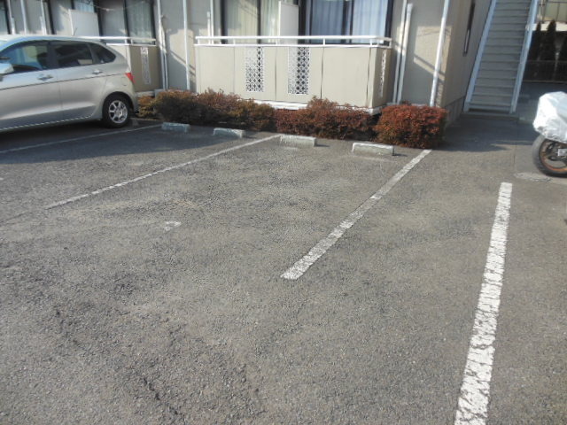 Parking lot. On-site parking is also equipped