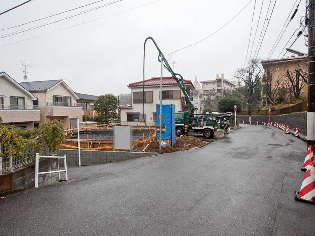 Local photos, including front road. This selling local road construction progresses There are also large site possible south road garage 2 cars and spacious. Local (11 May 2013) Shooting