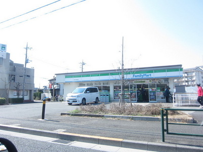 Convenience store. 306m to Family Mart (convenience store)