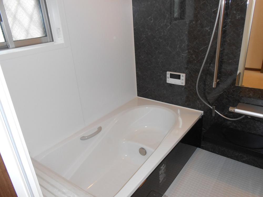 Same specifications photo (bathroom). Same specifications With bathroom dryer