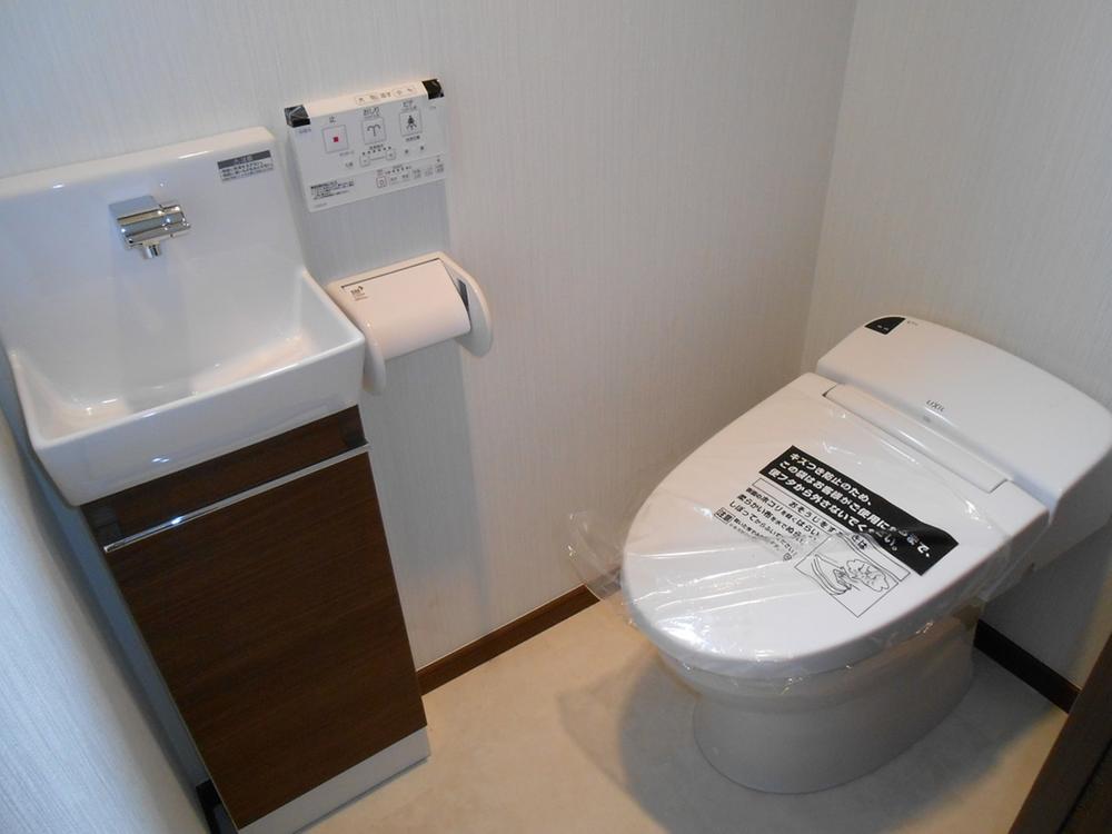 Same specifications photos (Other introspection). Same specifications Toilet (tank-less) with hand washing