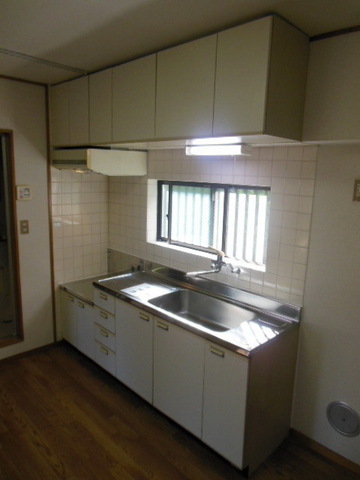 Kitchen. Because the window is lucky in the kitchen, You can also ventilation