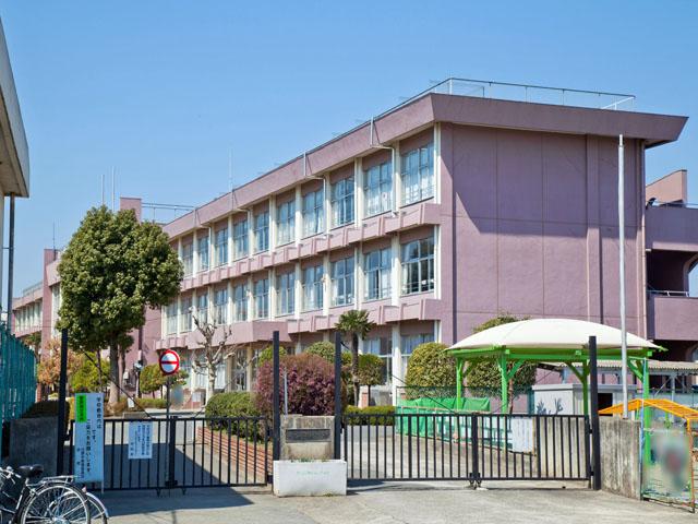 Primary school. 1790m to Hino Municipal Hino eighth elementary school