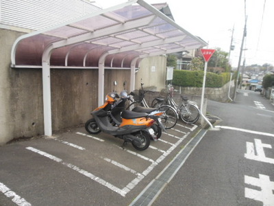 Other common areas. Bicycle parking is'm still with roof