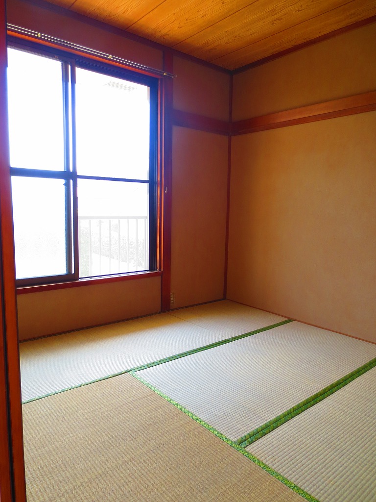 Living and room. It is calm of tatami room ☆