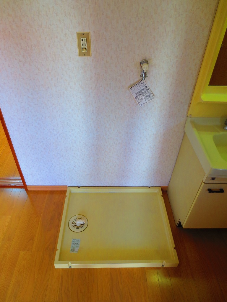 Other Equipment. Waterproof bread with Washing machine in the room ☆