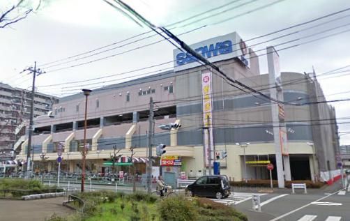 Shopping centre. Sanwa until the (shopping center) 520m