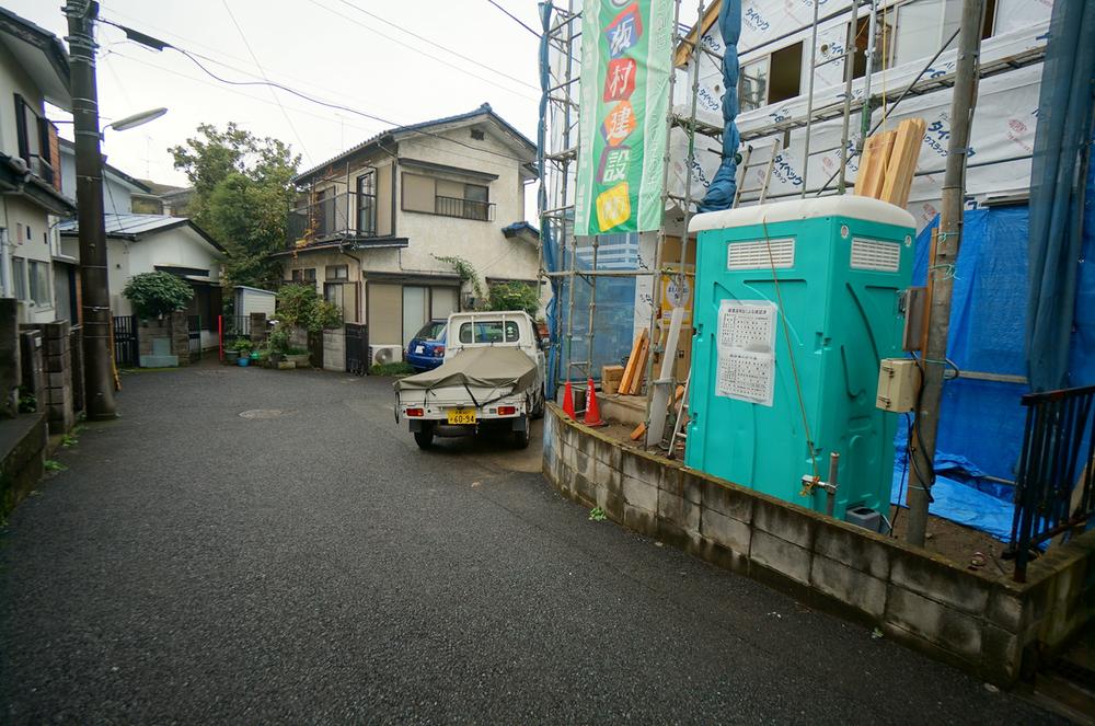 Local photos, including front road. Local (11 May 2013) Shooting