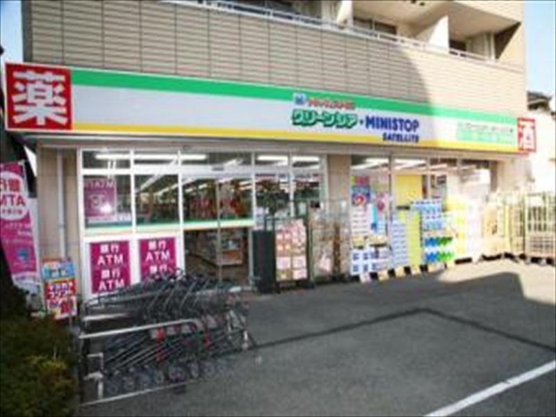 Drug store. Green Shea ・ MINISTOP 1090m until the satellite Manganji shop