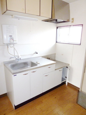 Kitchen. Gas stove 2 burners installed Allowed Kitchen