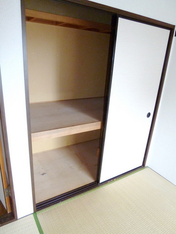 Other Equipment. Japanese-style storage