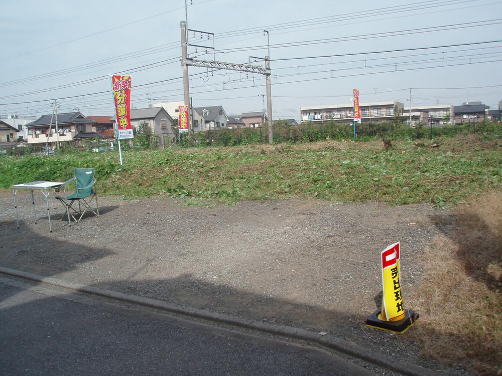 Local photos, including front road. Local (12 May 2013) Shooting