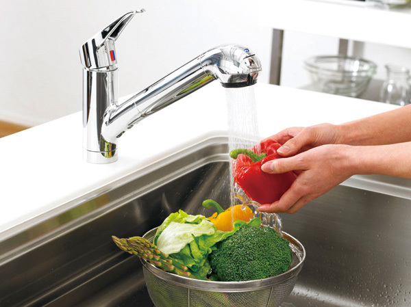 Kitchen.  [Integrated faucet with a water purifier] With a water purifier that delicious water a peace of mind at any time is available. You can also easily switch to the shower. (Same specifications)