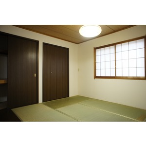 Living and room.  [Second floor Japanese-style room 6 quires]  ※ Lighting fixture is leaving product.