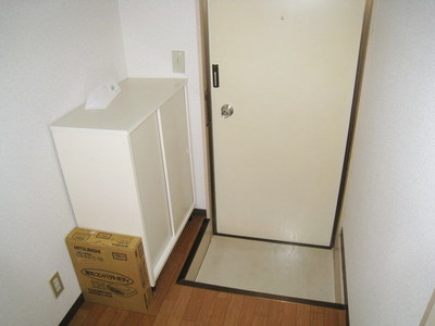 Entrance. Cupboard