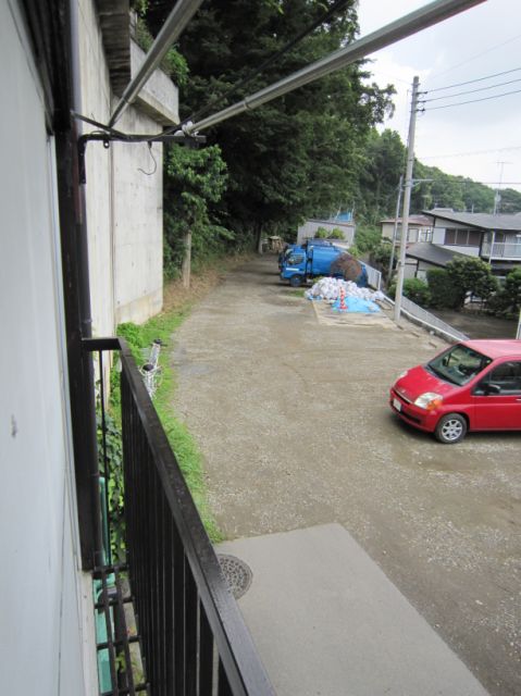 Garden. There is no building in front