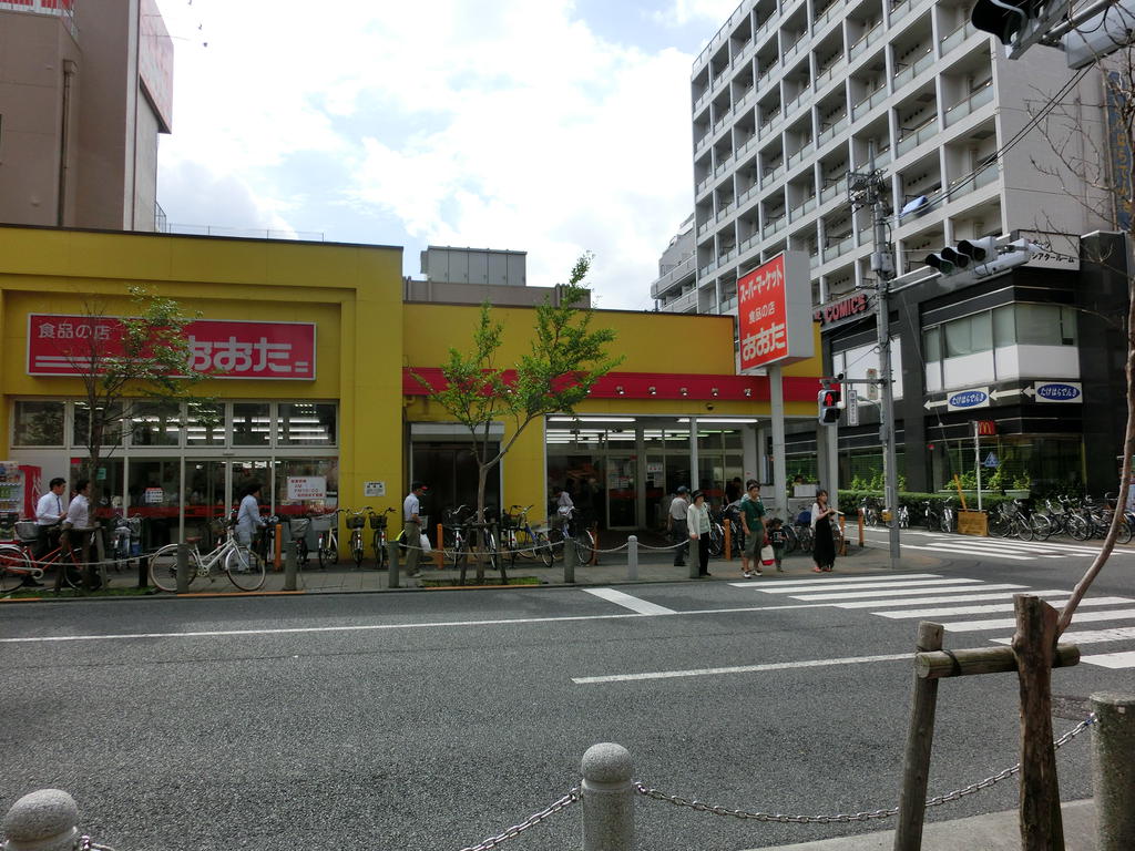 Supermarket. Food shop Ota Takahatafudo store up to (super) 156m