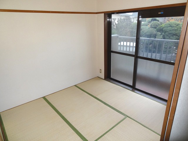 Other room space. Japanese-style room 4.5 tatami