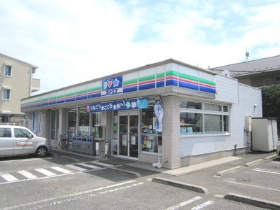 Convenience store. Three F until the (convenience store) 46m