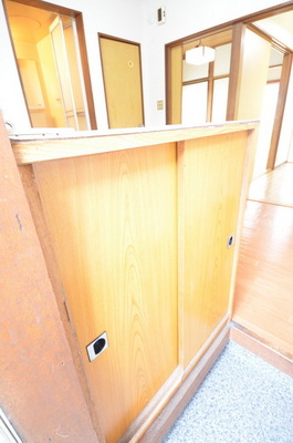 Entrance. Cupboard