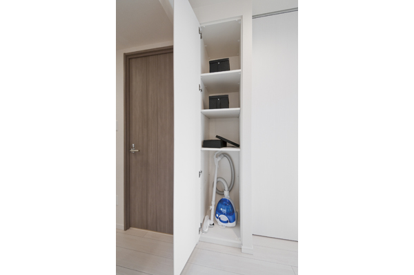 Convenient compartment for storage, such as a cleaning tool (living)