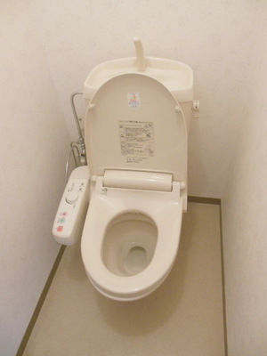 Toilet. Cleaning toilet seat ・ Heating toilet seat