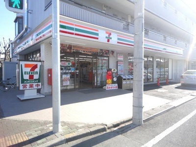 Convenience store. 490m to Seven-Eleven (convenience store)