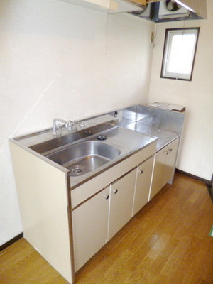 Kitchen. Gas stove installation Allowed