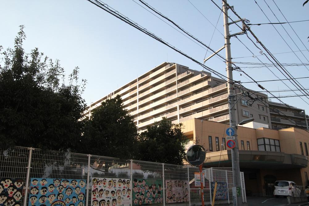 Local appearance photo. Large-scale apartment Toyoda Station 6-minute walk. Room facilities, Enhance the shared facilities both! Pet breeding is also OK.
