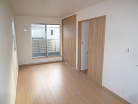 Living and room. Western-style room is 8.7 tatami rooms