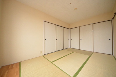 Living and room.  ☆ Tatami smell of fragrant Japanese-style room ☆