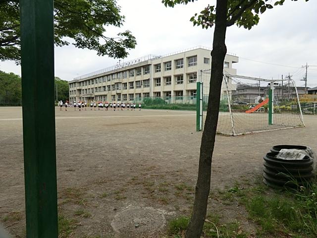 Primary school. 388m to Hino City Nakata Elementary School