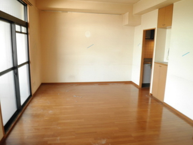 Other room space. All flooring