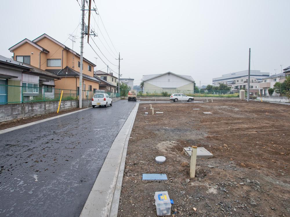 Local photos, including front road. Wide garden is, In this place to feel the four seasons, Local, which will produce the time of the family of the rest (11 May 2013) Shooting