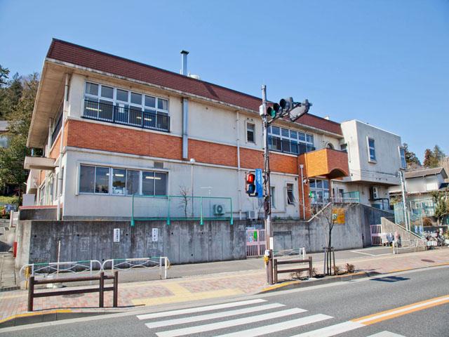 kindergarten ・ Nursery. Takahata 800m 10 minute walk to the nursery