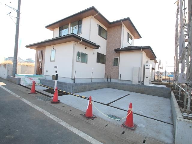 Local photos, including front road.  [Hino Shinmachi 4-chome] Building 3 12 / 6 shooting  