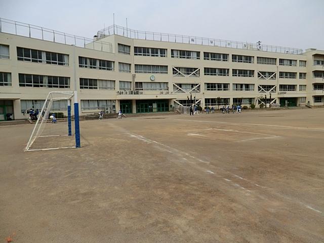 Primary school. 648m to Hino Municipal Nanping Elementary School
