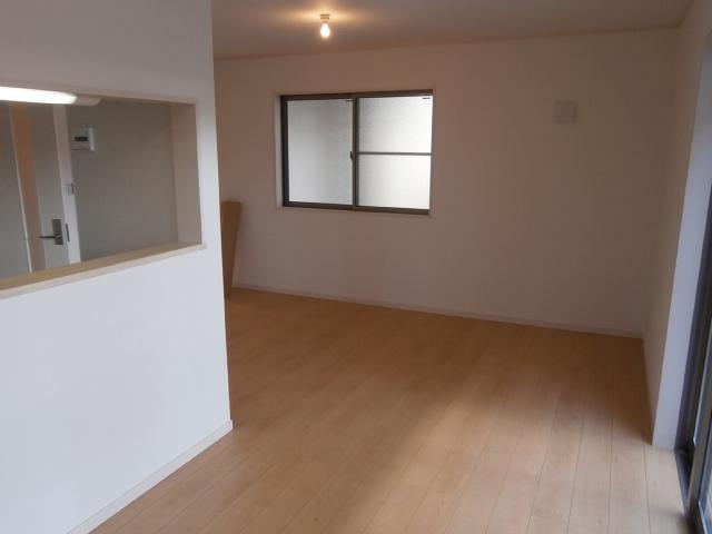 Living. Building 3