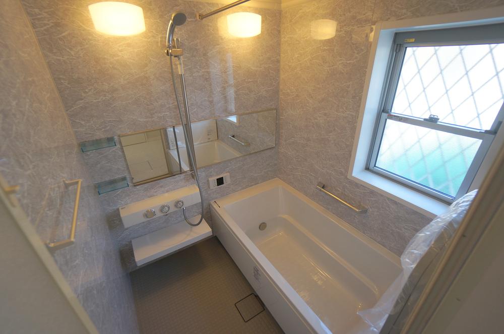 Same specifications photo (bathroom). Seller construction cases