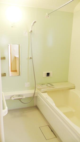 Bathroom. 1 tsubo size ・ Barrier-free ・ With bathroom ventilation dryer