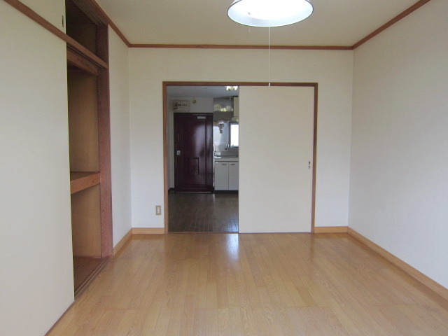 Living and room. 6.3 Pledge of flooring