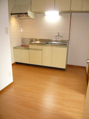 Kitchen. Large dining space