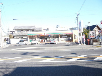 Convenience store. Seven-Eleven, but 6-chome up (convenience store) 340m