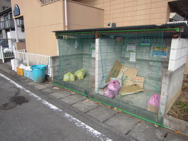 Other common areas. On-site waste storage