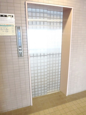 Other common areas. With elevator