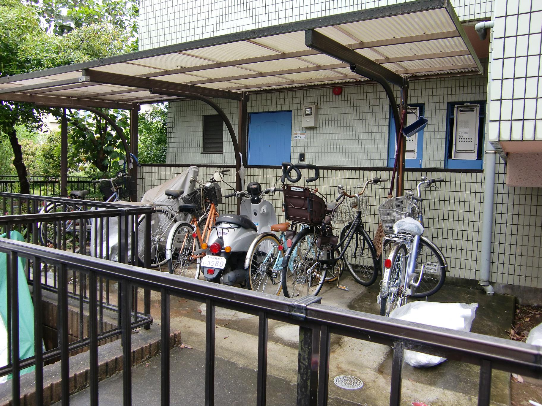 Parking lot. Covered Chuwasho, Peace of mind even on a rainy day.