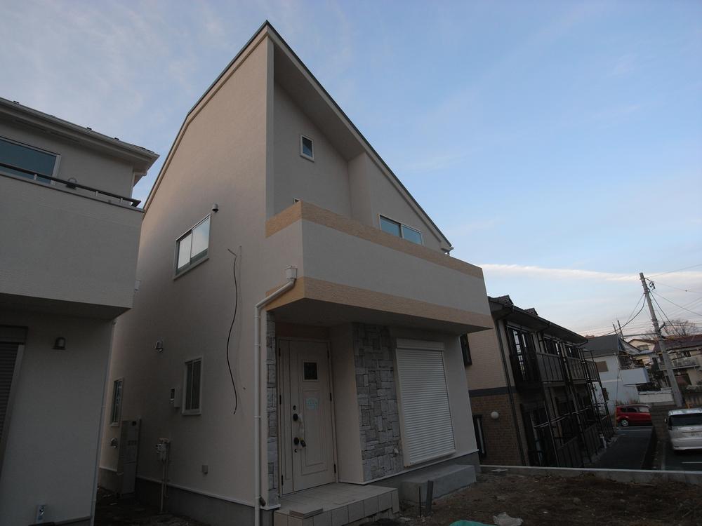 Local appearance photo. Local (12 May 2013) Shooting