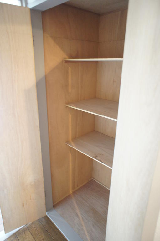 Receipt. Hallway storage